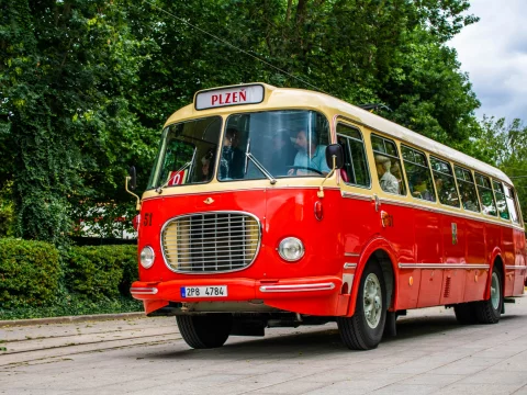 Autobus ŠKODA 706 RTO č. 51 z roku 1964